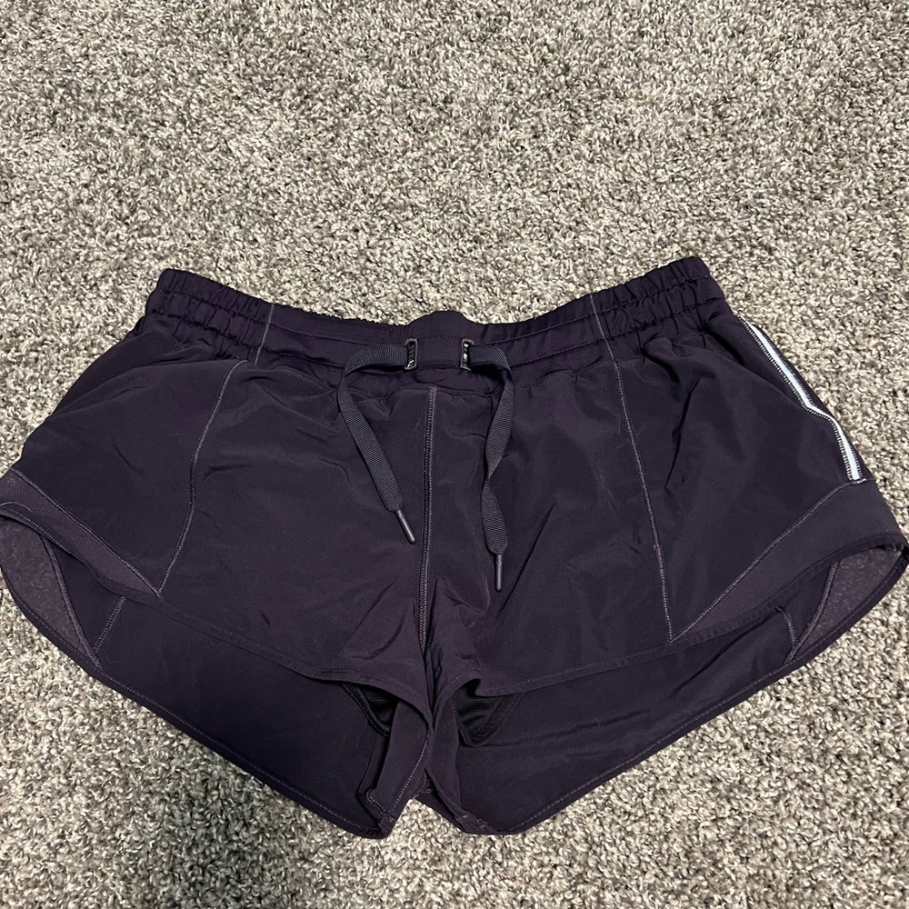Lululemon Hotty Hot shorts 2.5”